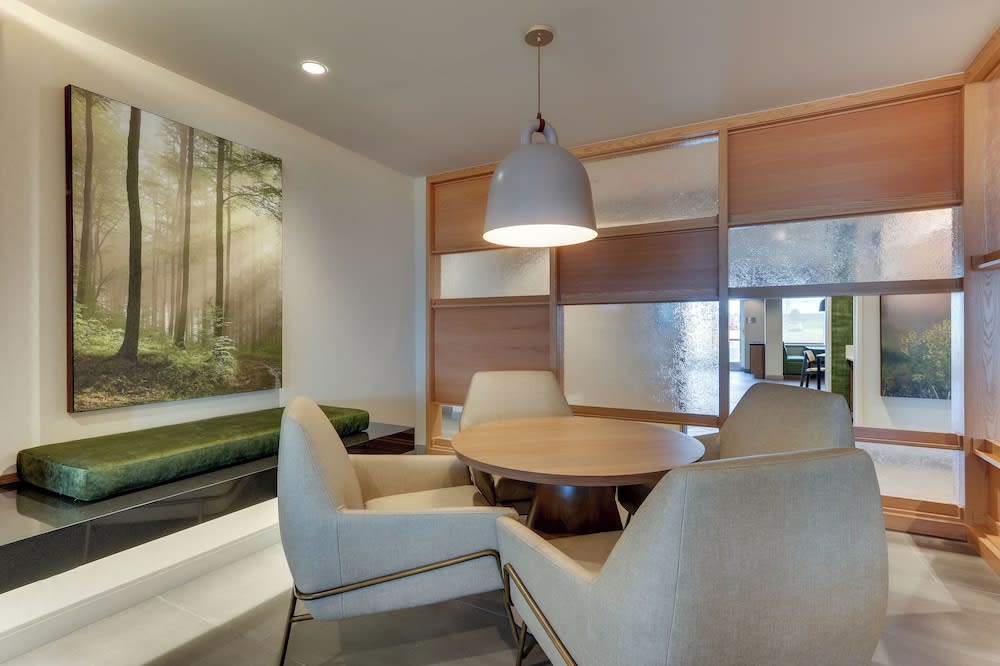 Fairfield Inn & Suites by Marriott Meridian 2