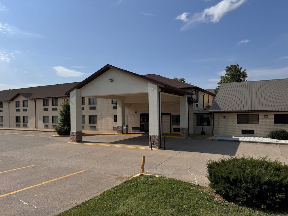 Quality Inn Mount Vernon, IL 1