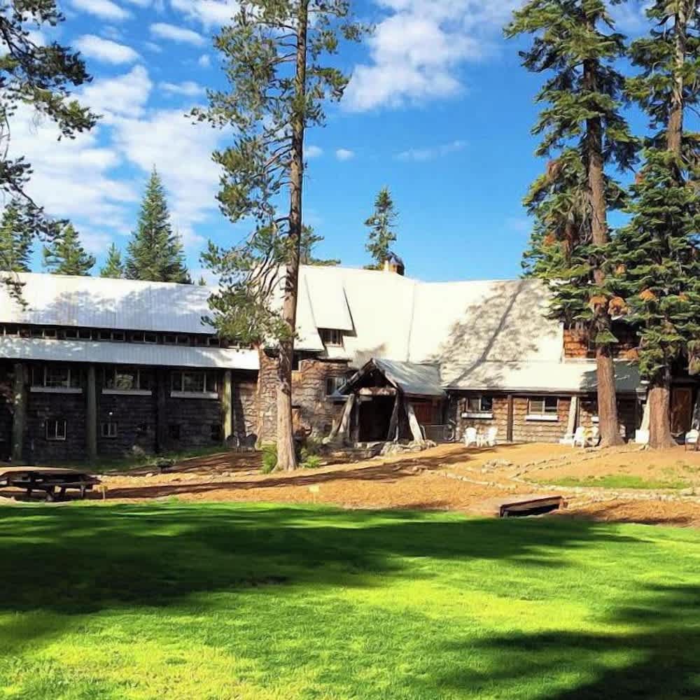 Clair Tappaan Lodge 1