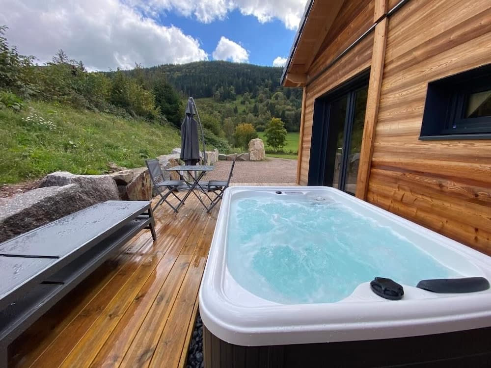 Chalets Perce Neige & Jacuzzi privatif 1