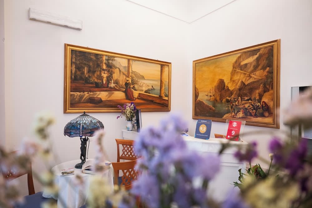 Hotel Antica Repubblica in the historical center 2 minutes away,at 100mt, from the Sea 2