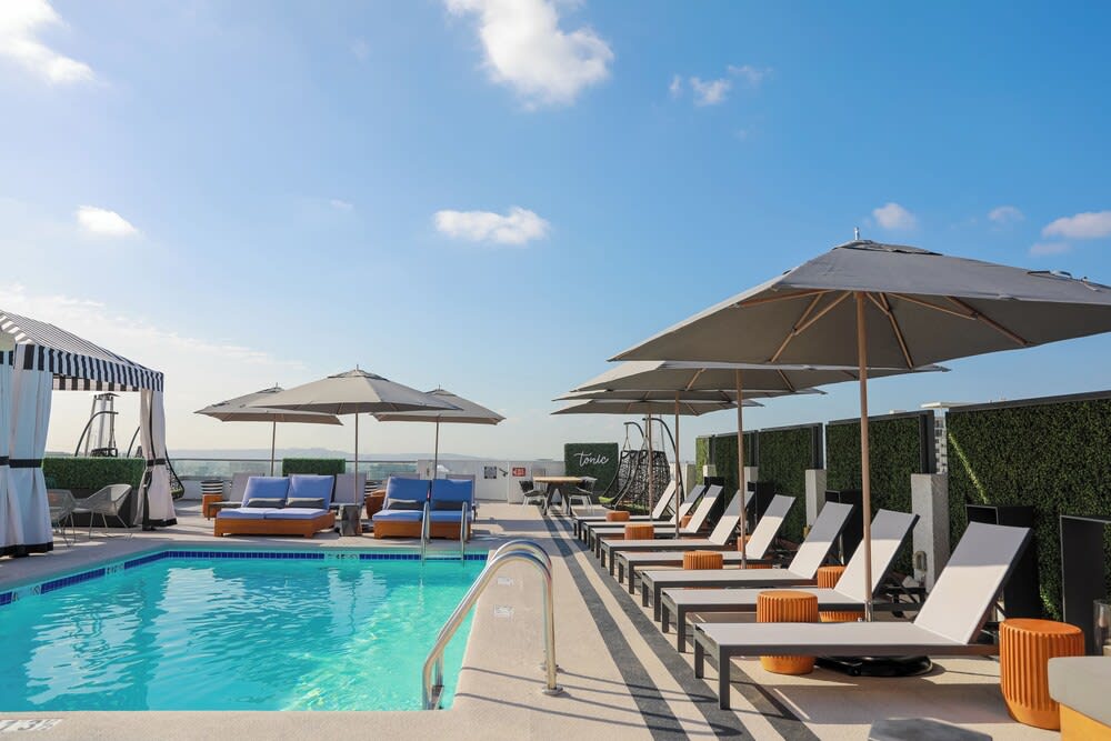Montrose at Beverly Hills 1
