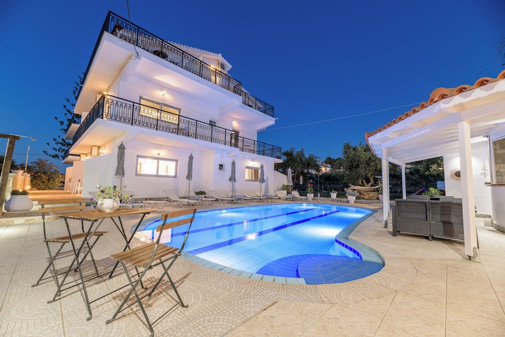 Denise Studios and Apartments 1