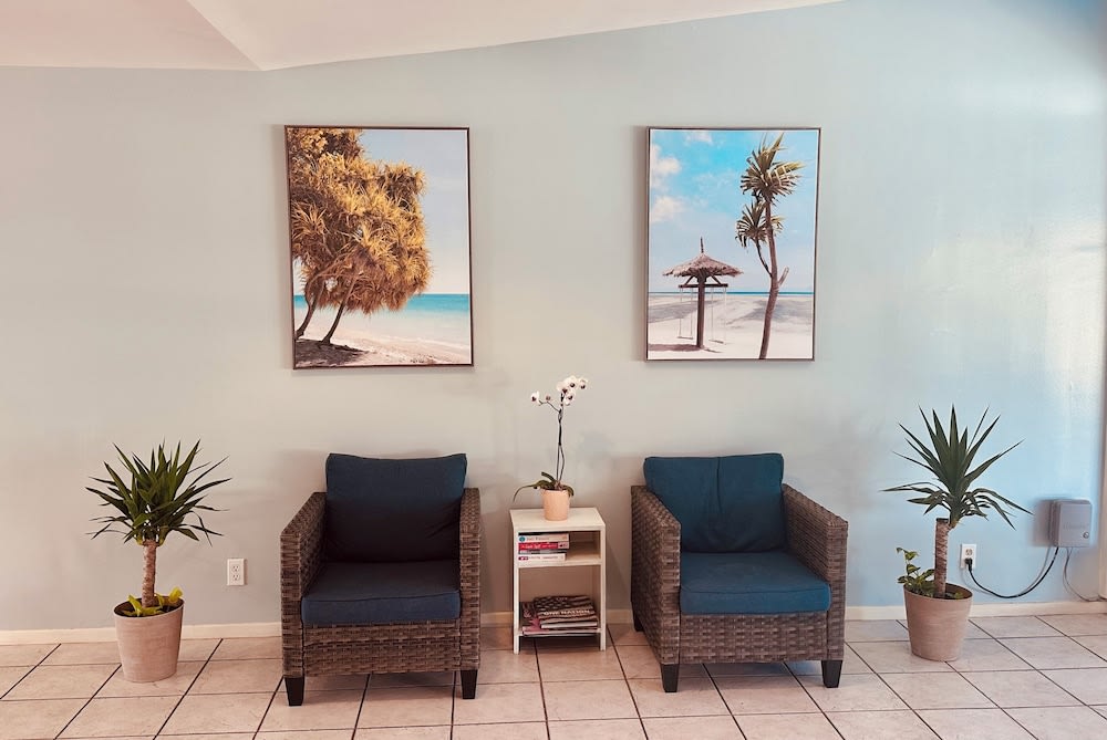 Foghorn Harbor Inn 2