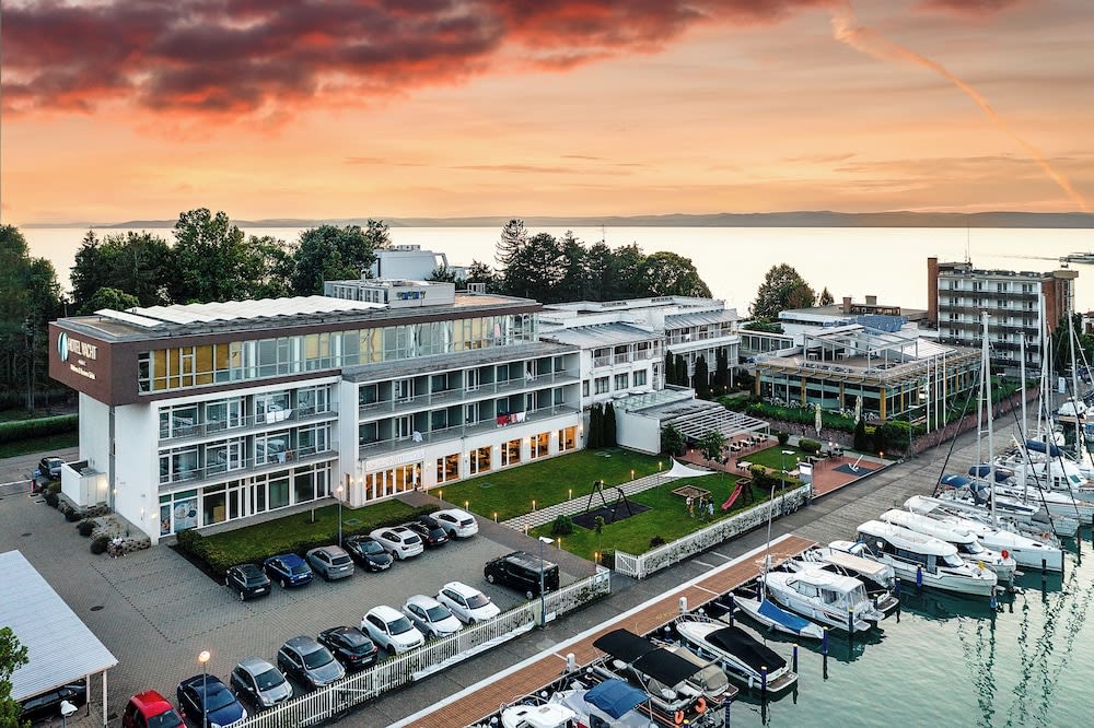 Hotel Yacht Wellness & Business 1