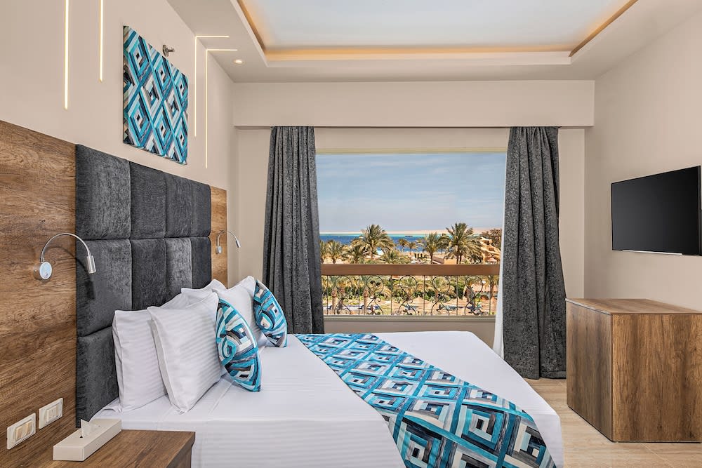 Seagull Beach Resort - Families and Couples Only 3