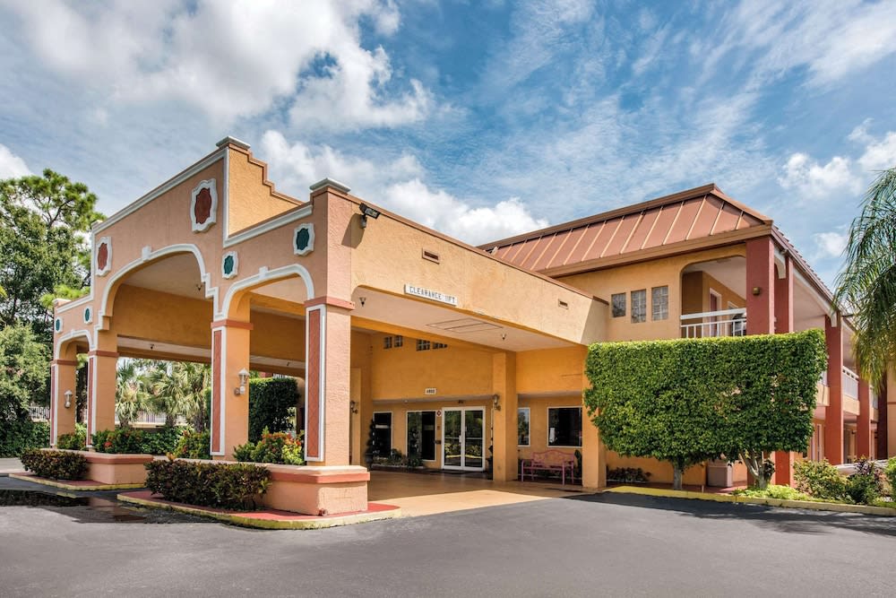 Quality Inn Sarasota North Near Lido Key Beach 1