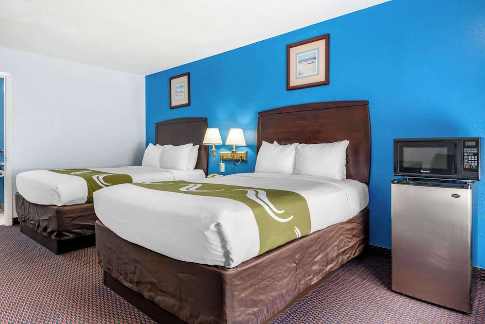 Quality Inn Sarasota North Near Lido Key Beach 4