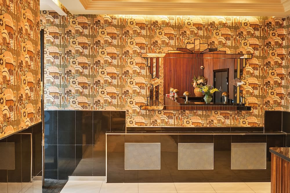 Huttons Hotel, Victoria London 2