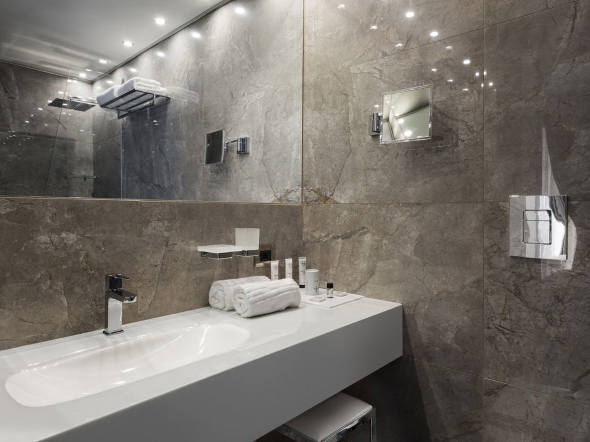 LHP Napoli Palace & SPA 4