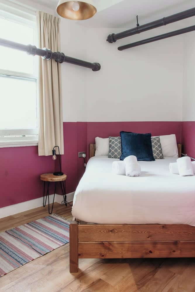 Malacuna Manchester 4