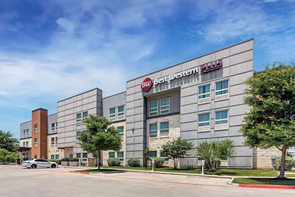 Best Western Plus Pflugerville Inn & Suites 1