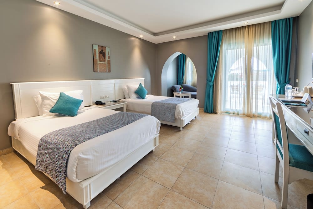 Sunrise Garden Beach Resort 5