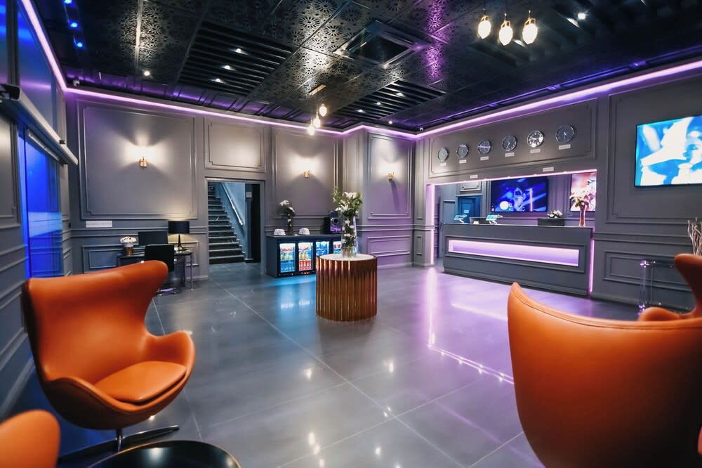 555 Hotel Clubbing Adults Only 2