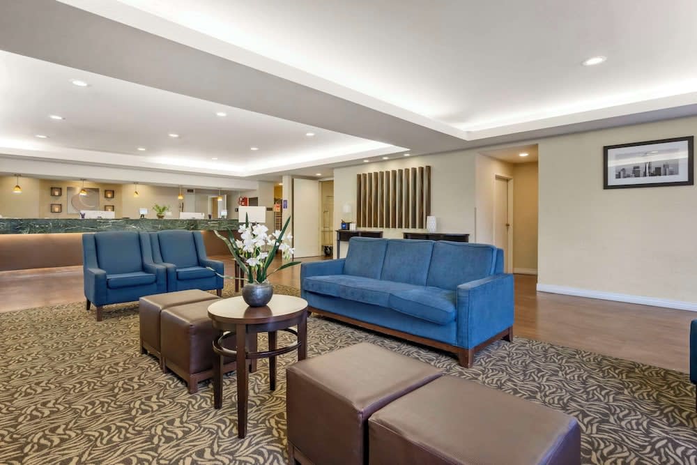 Comfort Inn & Suites Sea-Tac Airport 2