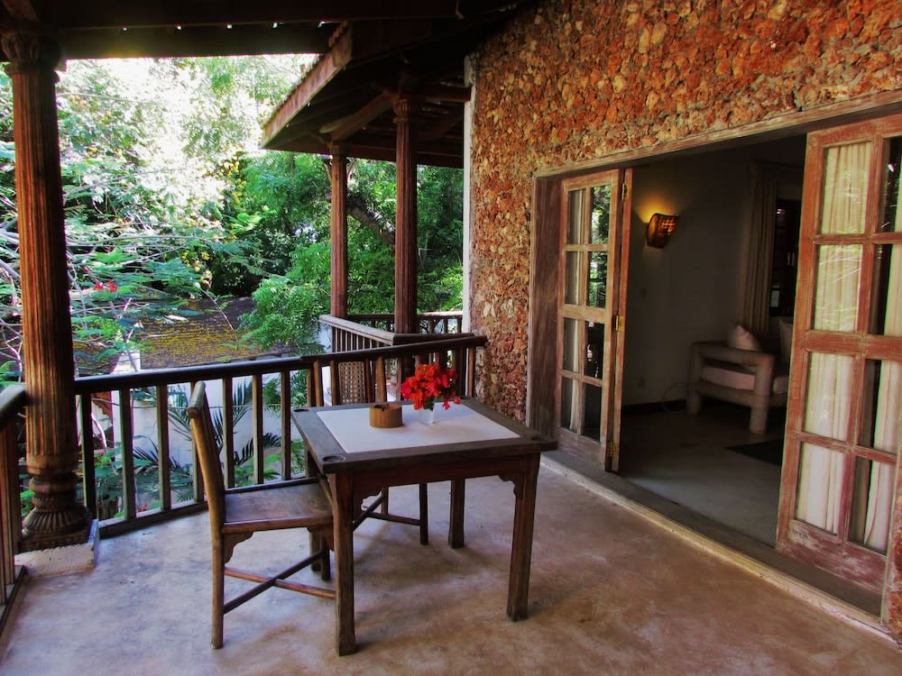 White Elephant Sea & Art Lodge 1