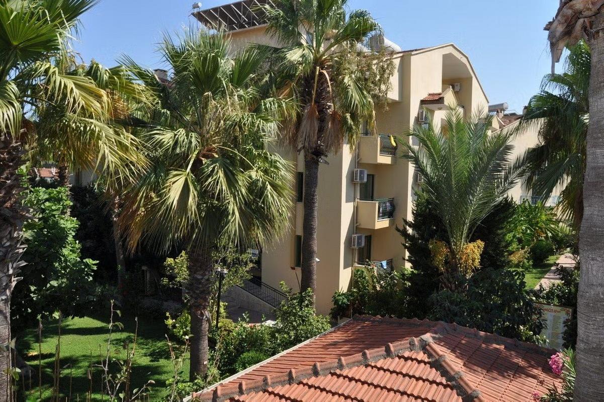 Hibiscus Garden Apartments 2
