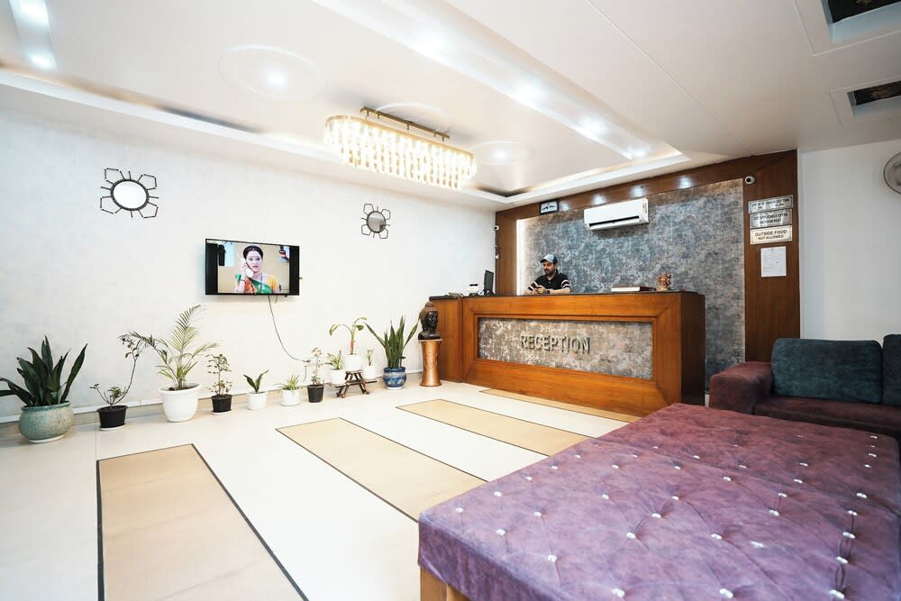 Hotel Om Paradise Near IGI Delhi Airport 4