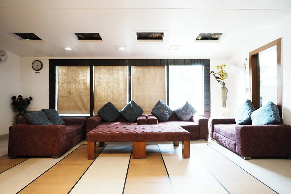 Hotel Om Paradise Near IGI Delhi Airport 5