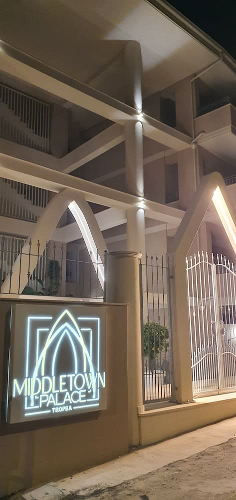 Middle Town Palace 1