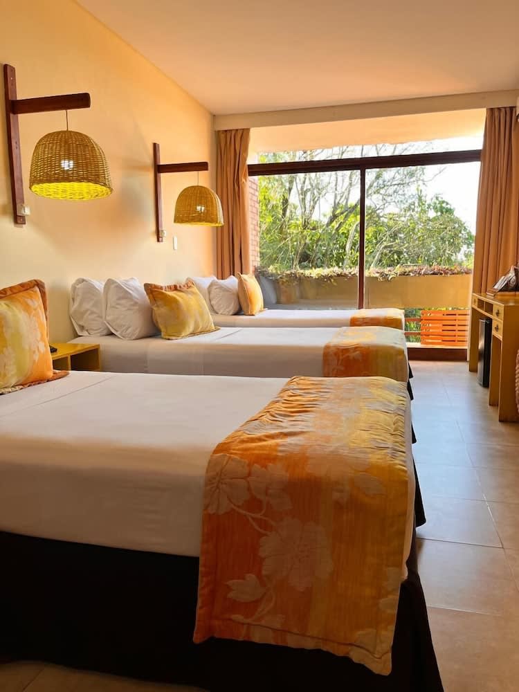 Hotel Raices Esturion 4