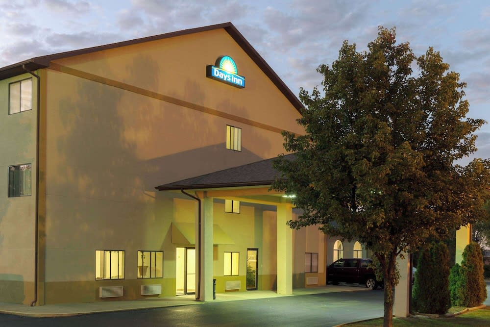 Days Inn by Wyndham Mount Vernon 1