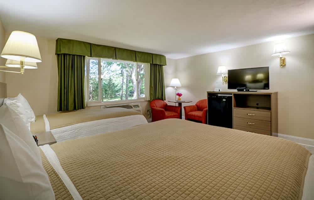 Skaket Beach Motel 1