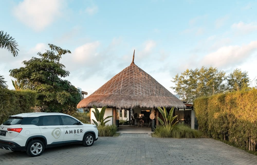 Amber Lombok Beach Resort 2