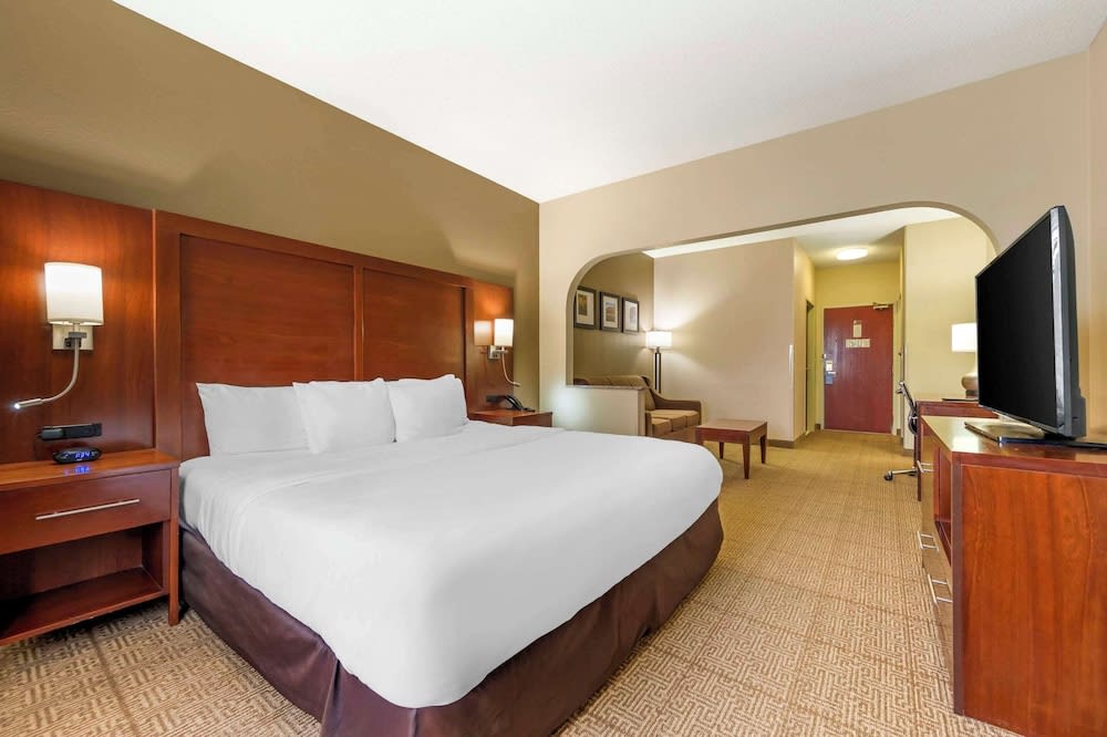 Comfort Suites 3