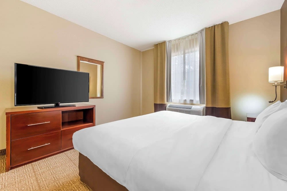 Comfort Suites 5