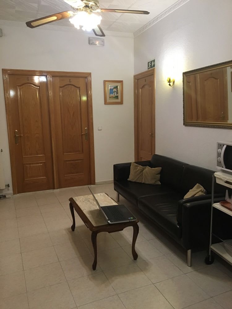 Hostal R. Lido 2