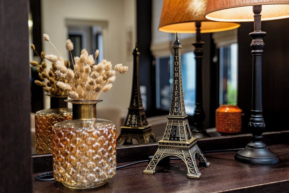 Hotel de la Paix Tour Eiffel 2