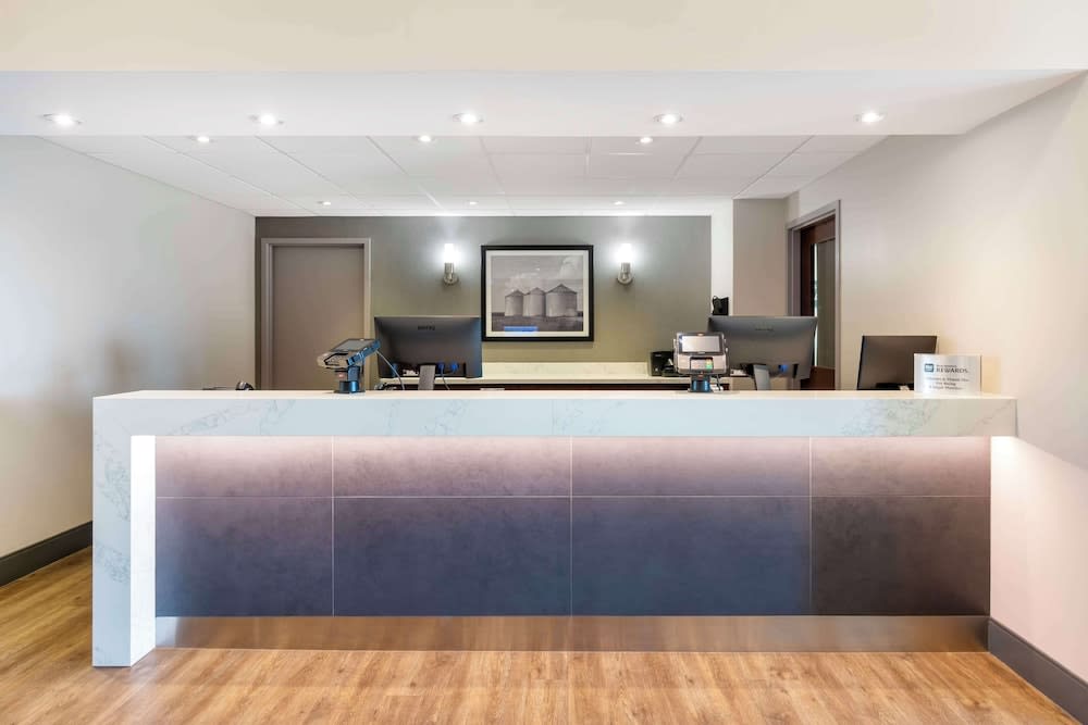 Best Western Plus Brandon Inn 2