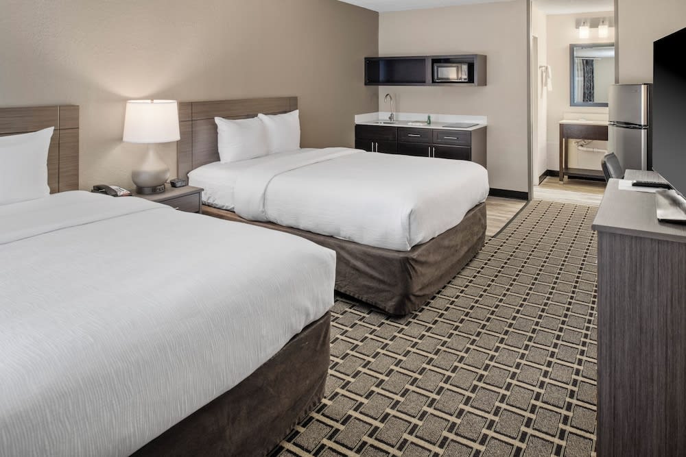 Suburban Studios Hotel Kingsland Near I-95 1