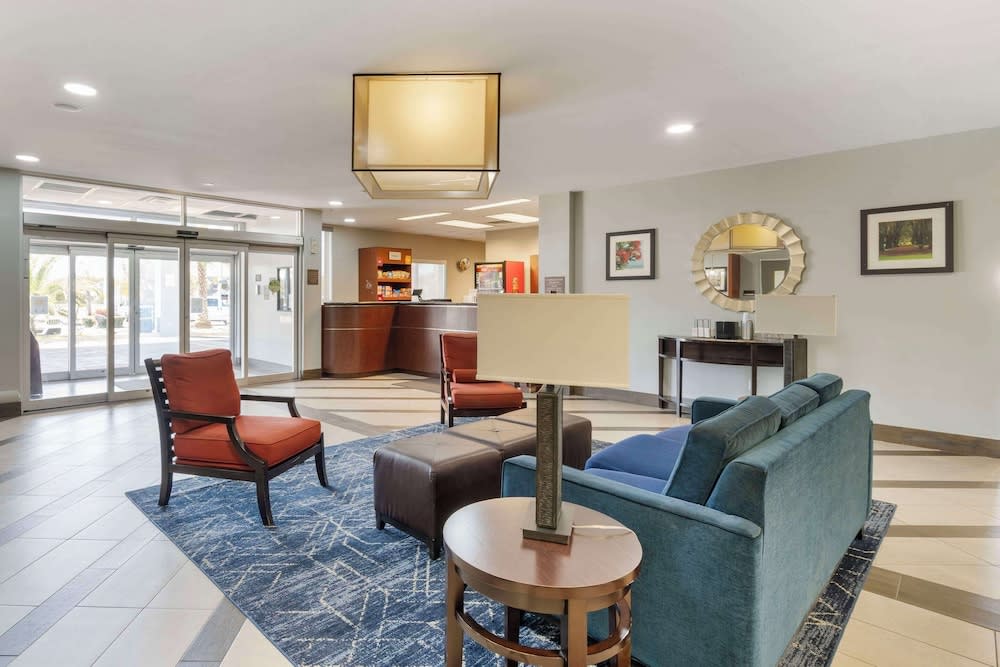 Comfort Suites West Jacksonville 2