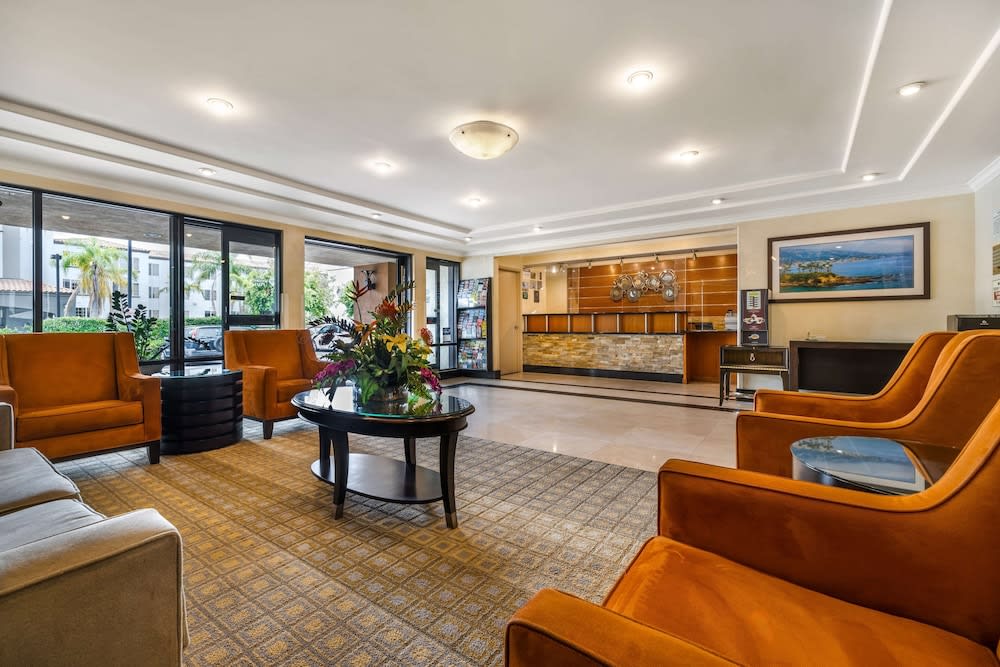 Best Western Plus Orange County Airport North 3