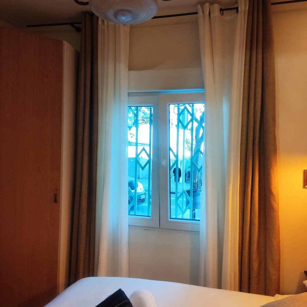 STUDIOS OR PRIVATE ROOMS 2