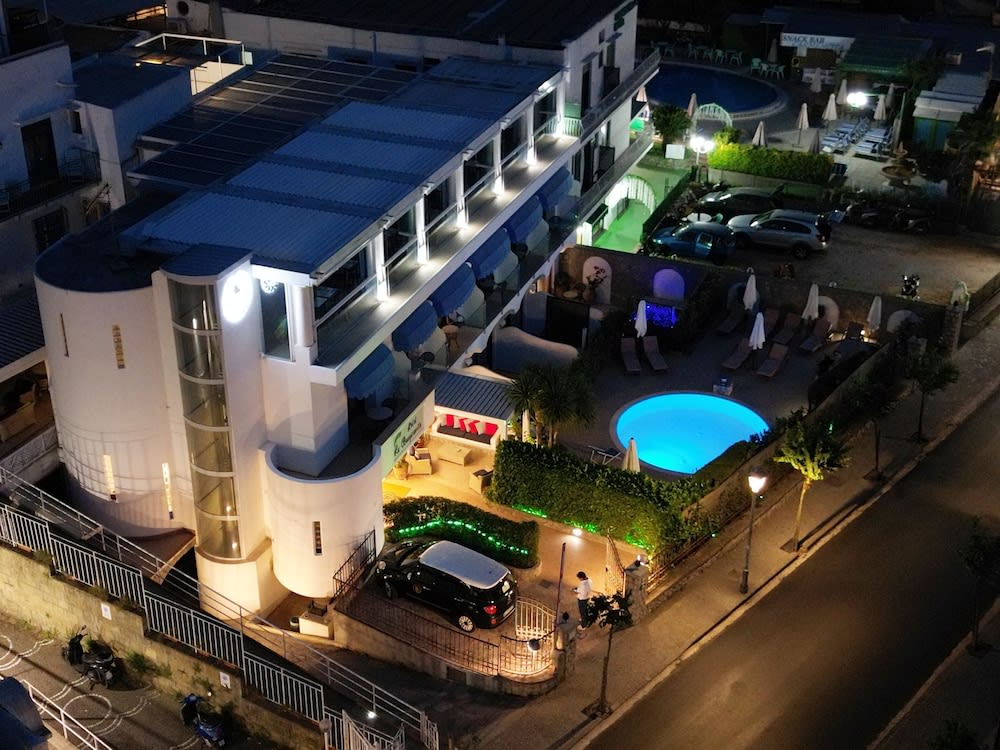Bougainville Luxury Boutique Hotel 1