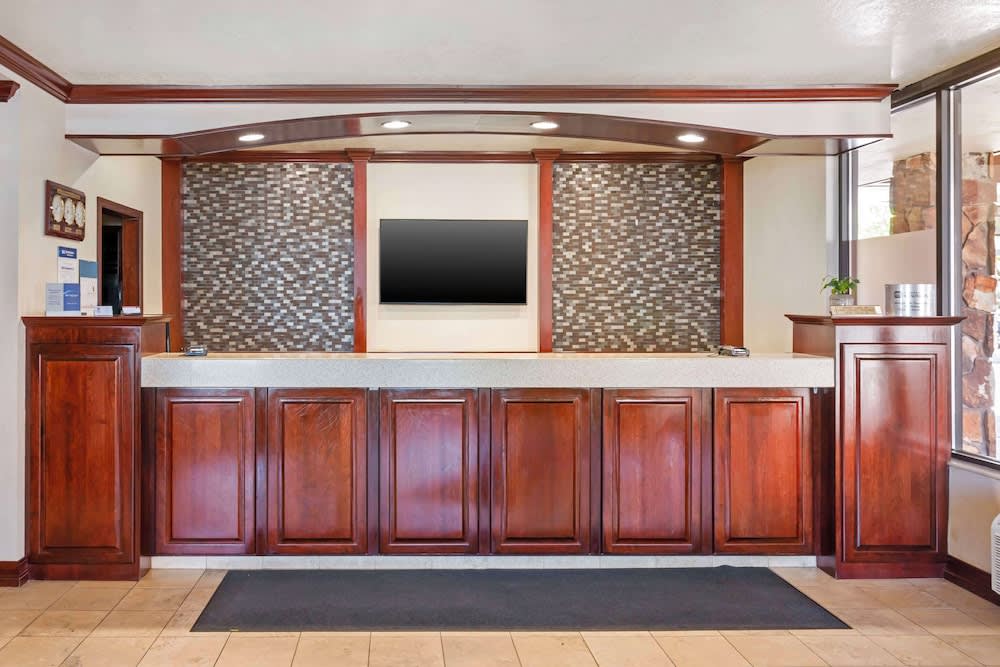 Best Western Plus Weston Inn 3