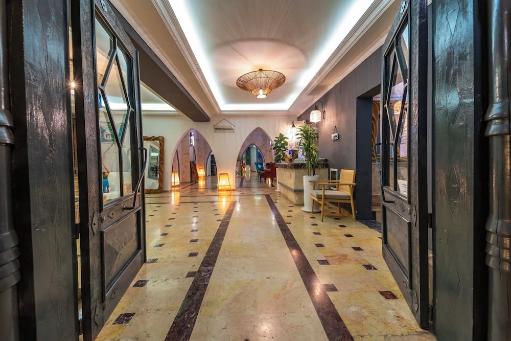Elixir Hotel 2