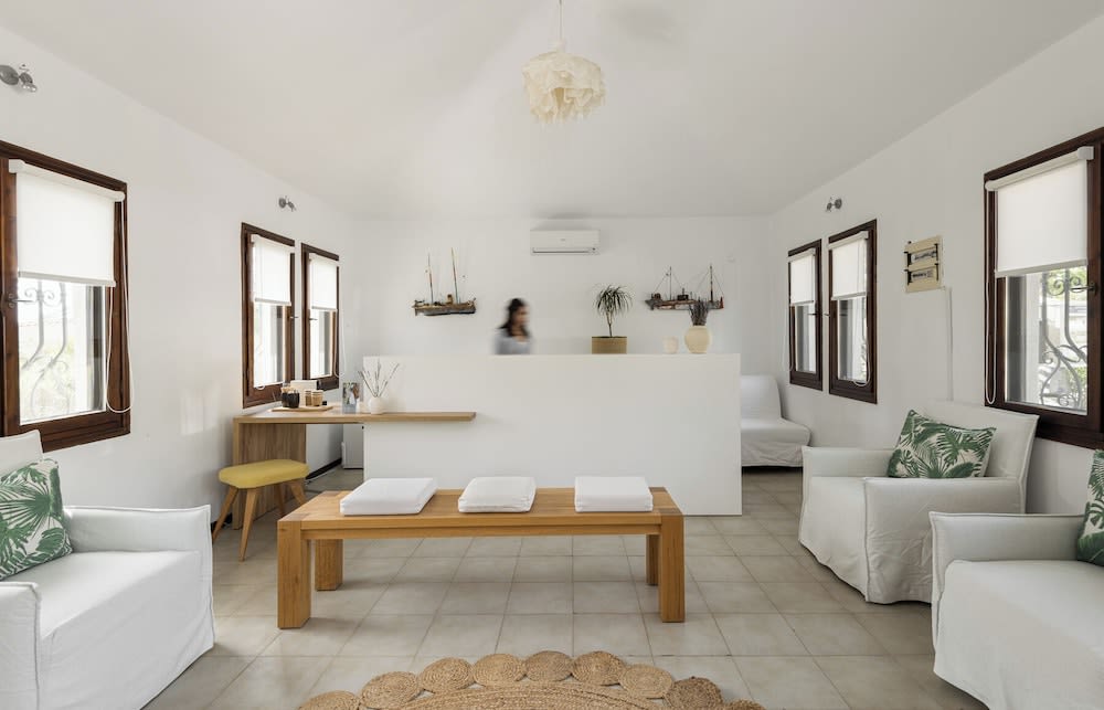 Trikorfo Beach Apartment, 150m from Sandy Beach 2