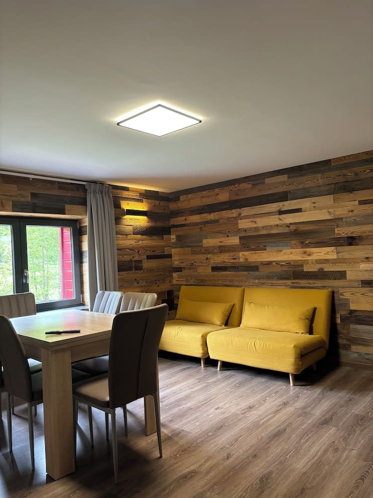 La Ferme de Rochesson, Jacuzzis & Piscine commune 4