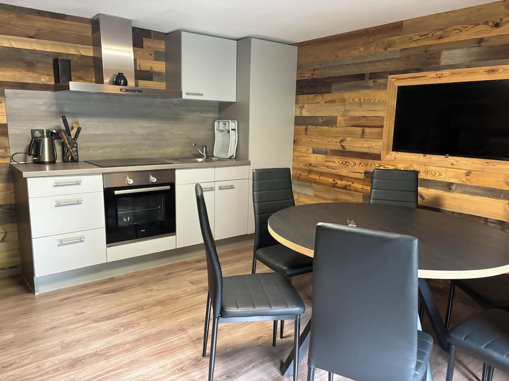 La Ferme de Rochesson, Jacuzzis & Piscine commune 3