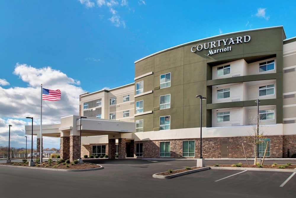 Courtyard by Marriott Schenectady at Mohawk Harbor 1
