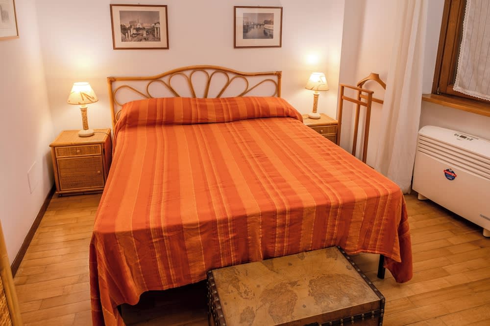 Navona Romantic House 2