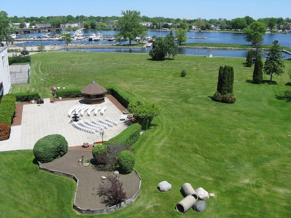 Ramada by Wyndham Belleville Harbourview Conference Center 1