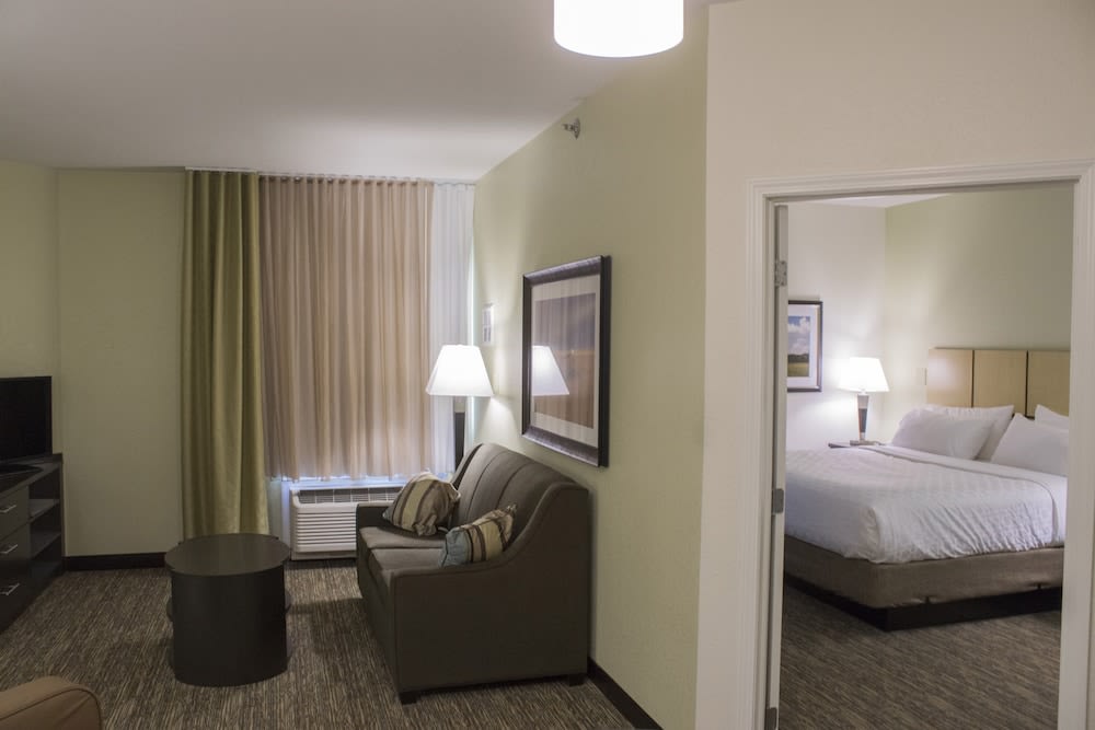 Candlewood Suites Bismarck by IHG 4