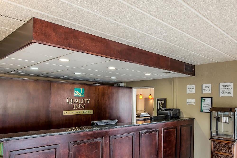 Quality Inn & Suites Easley - Greenville 2