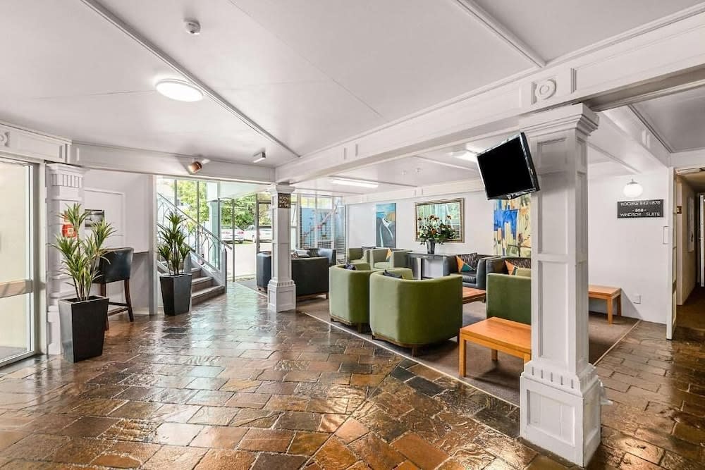 The Angus Hotel 2
