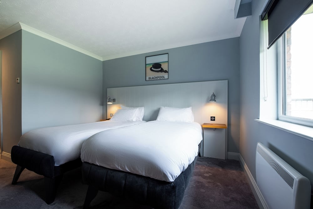 Village Hotel Blackpool 4